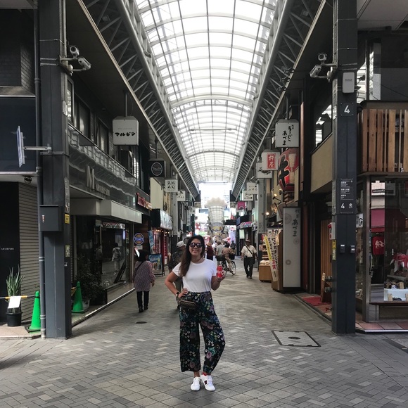 Meet your Posher, Stephanie - Picture 2 of 3